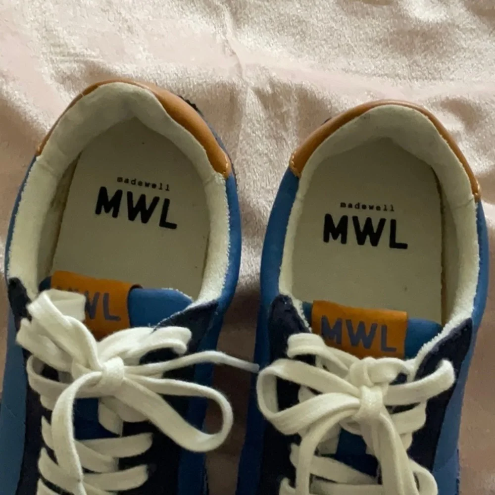 Madewell League Sneakers in Navy Suede